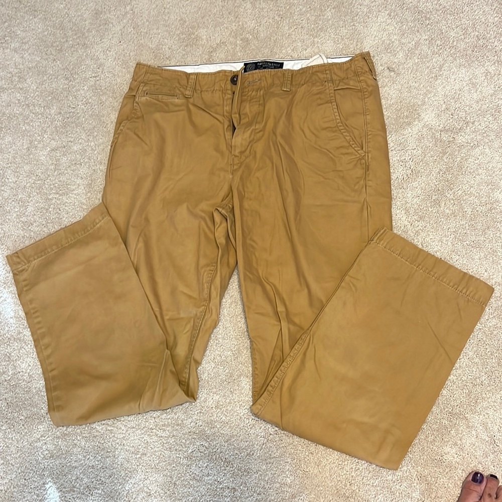 American Eagle mens Khakis